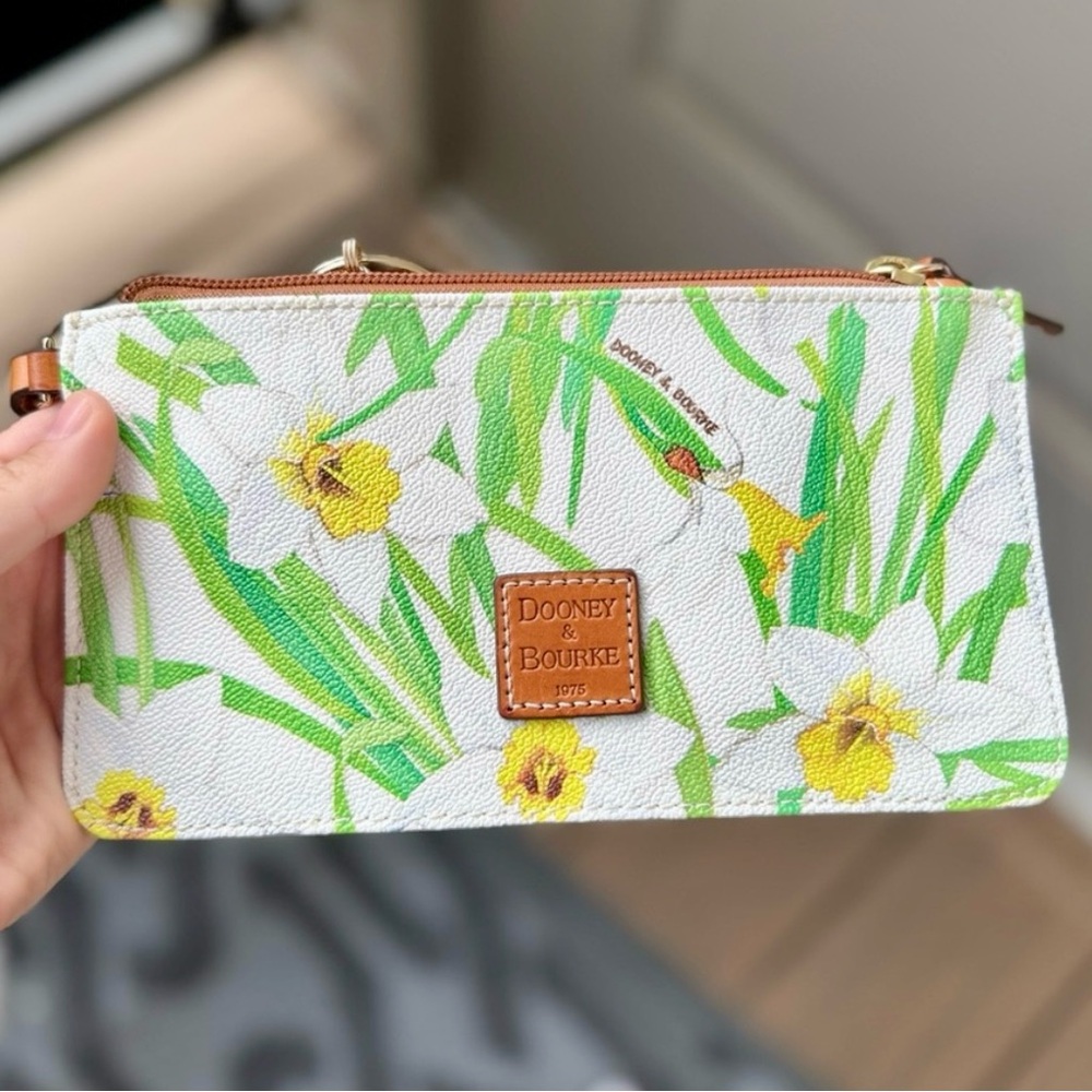 Dooney & Bourke Floral Wristlet - Botanical collection - like new